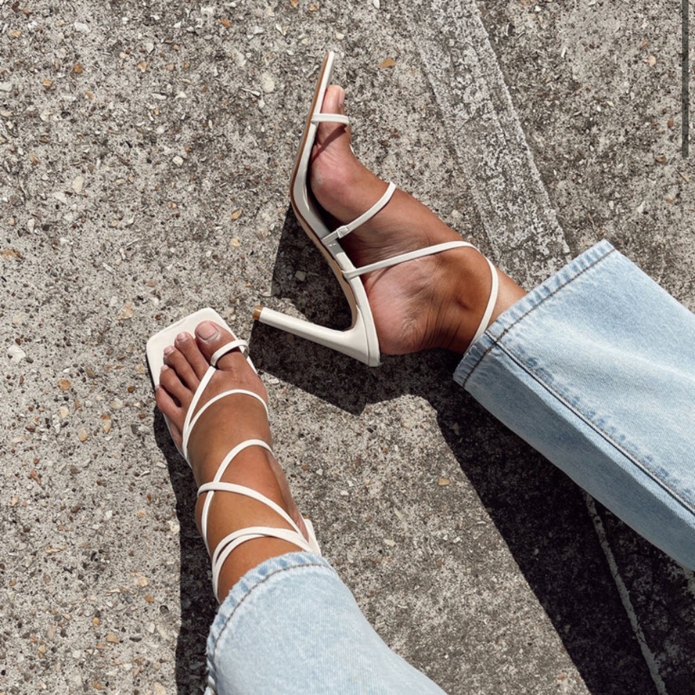 BILLINI CHEYANNE HEELS BONE 9